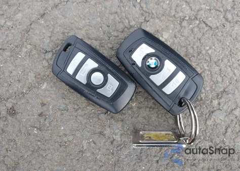 2012 BMW 528I xDrive z USA, uszkodzony, nr VIN WBAXH5C58CDW11657